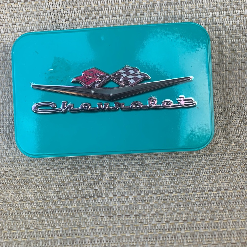 CHEVROLET Limited Edition Collectors Tin With Two Unwrapped Packages of Cards